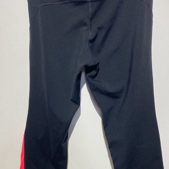 Old Navy Active Women's Black Red Fitted Colorblock Cropped Leggings Size Large - Picture 6 of 7
